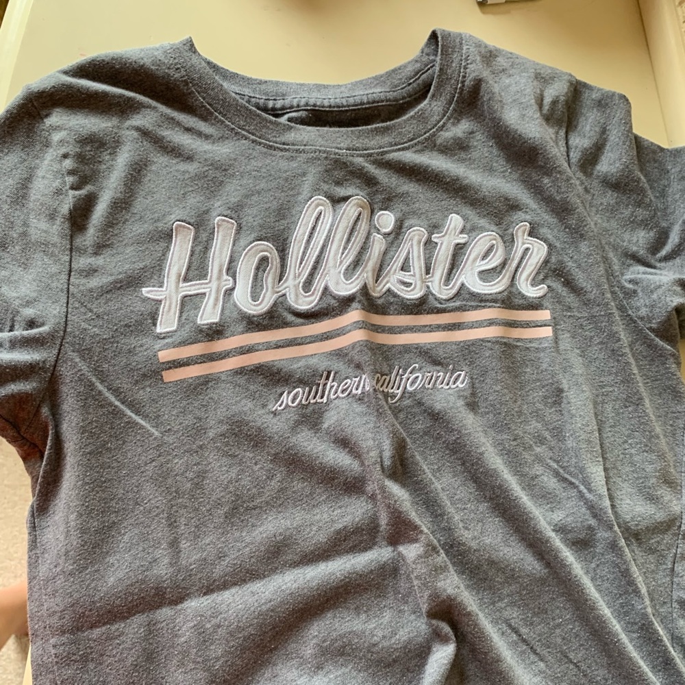 hollister t shirt